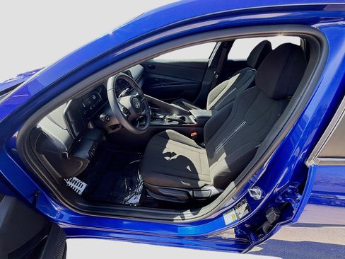 Certified 2025 Hyundai Elantra Sport FWD image 16
