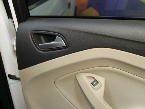 Used 2018 Ford Escape SE image 11