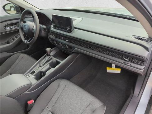 Used 2025 Honda Accord SE image 4