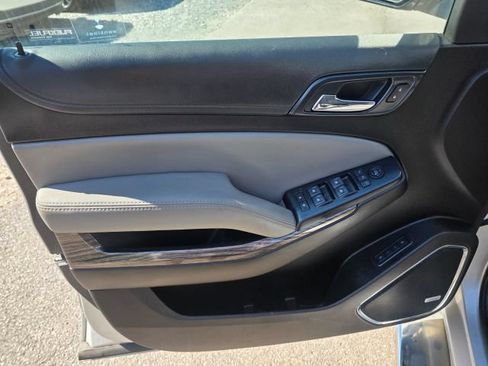 Used 2019 Chevrolet Tahoe LT w/ LT Signature Package AWD/4WD image 11