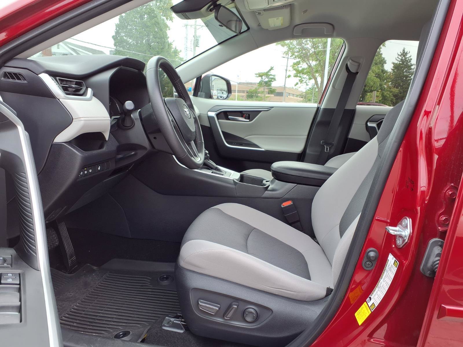 Used 2025 Toyota RAV4 XLE w/ Weather Package AWD/4WD image 21