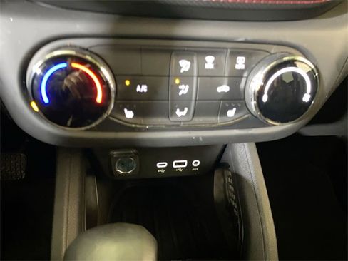 Used 2023 Chevrolet TrailBlazer RS image 40