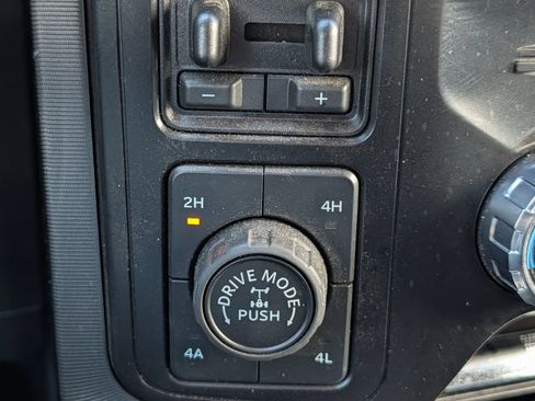 Certified 2024 Ford F150 Platinum w/ FX4 Off-Road Package AWD/4WD image 31