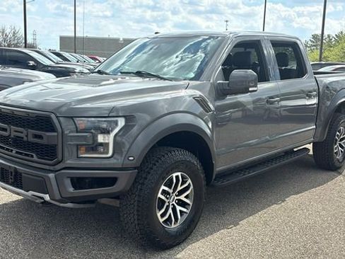 Used 2018 Ford F150 Raptor w/ Equipment Group 802A Luxury AWD/4WD image 2