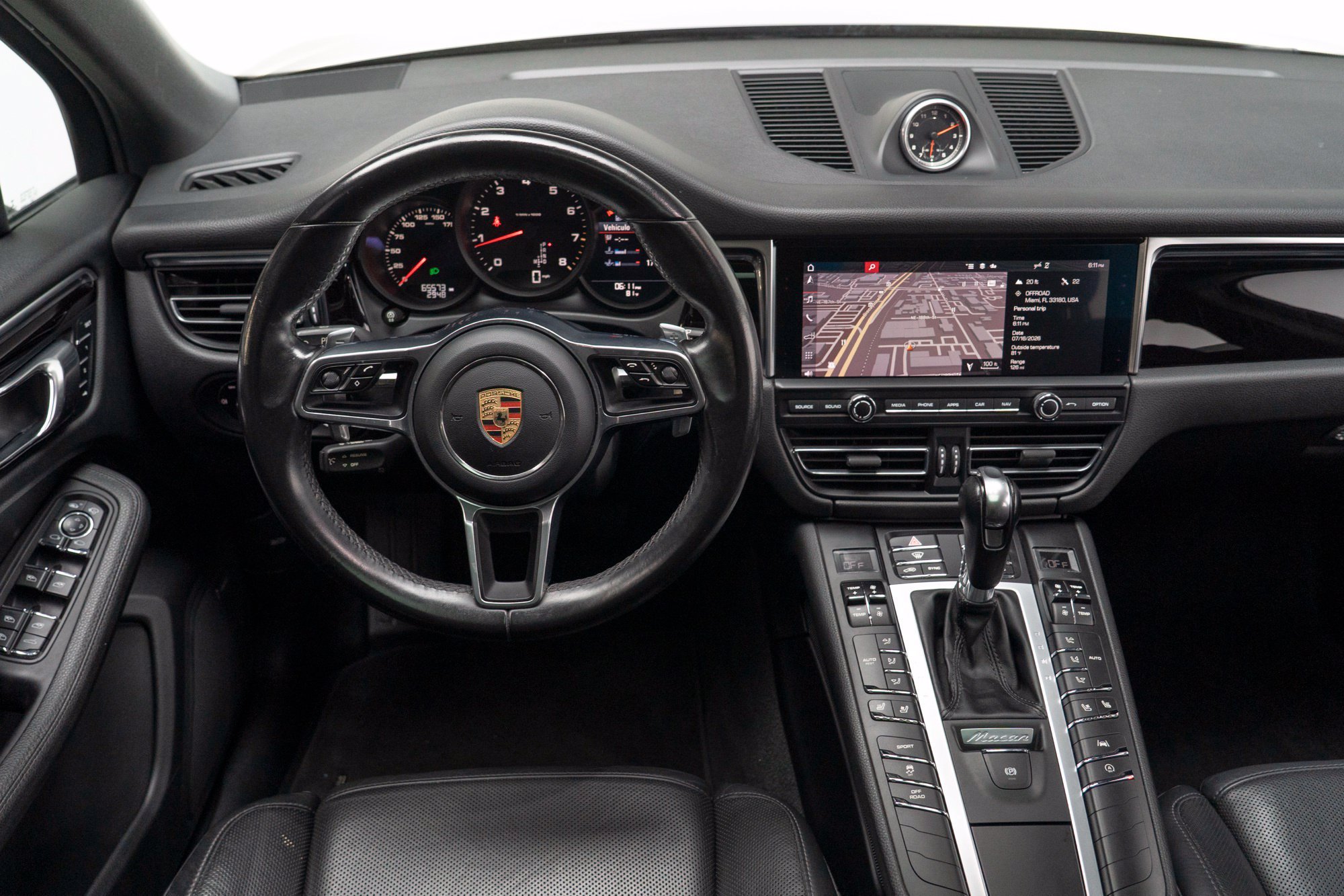 Used 2020 Porsche Macan AWD/4WD image 26