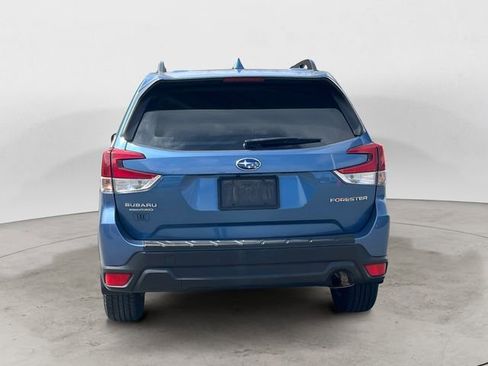 Used 2021 Subaru Forester Premium AWD/4WD image 4