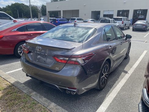 Used 2021 Toyota Camry SE w/ Cold Weather Package AWD/4WD image 18