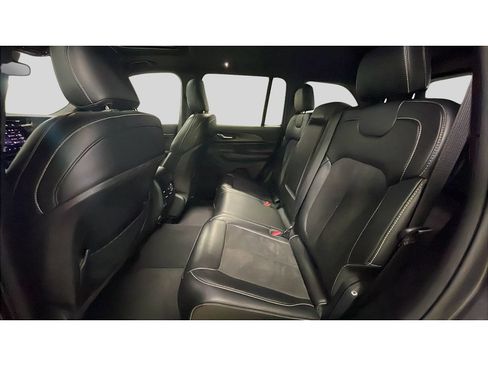 Used 2023 Jeep Grand Cherokee Altitude AWD/4WD image 16