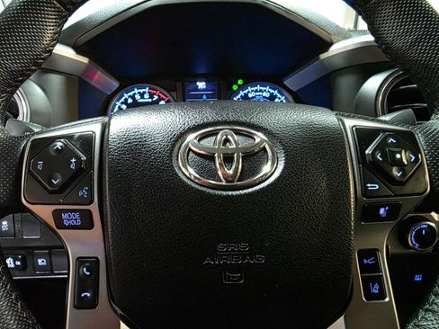 Used 2021 Toyota Tacoma SR5 AWD/4WD image 27