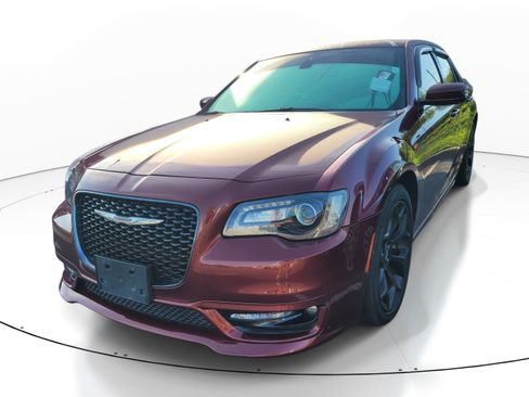 Used 2019 Chrysler 300 S w/ S Model Appearance Package RWD image 3