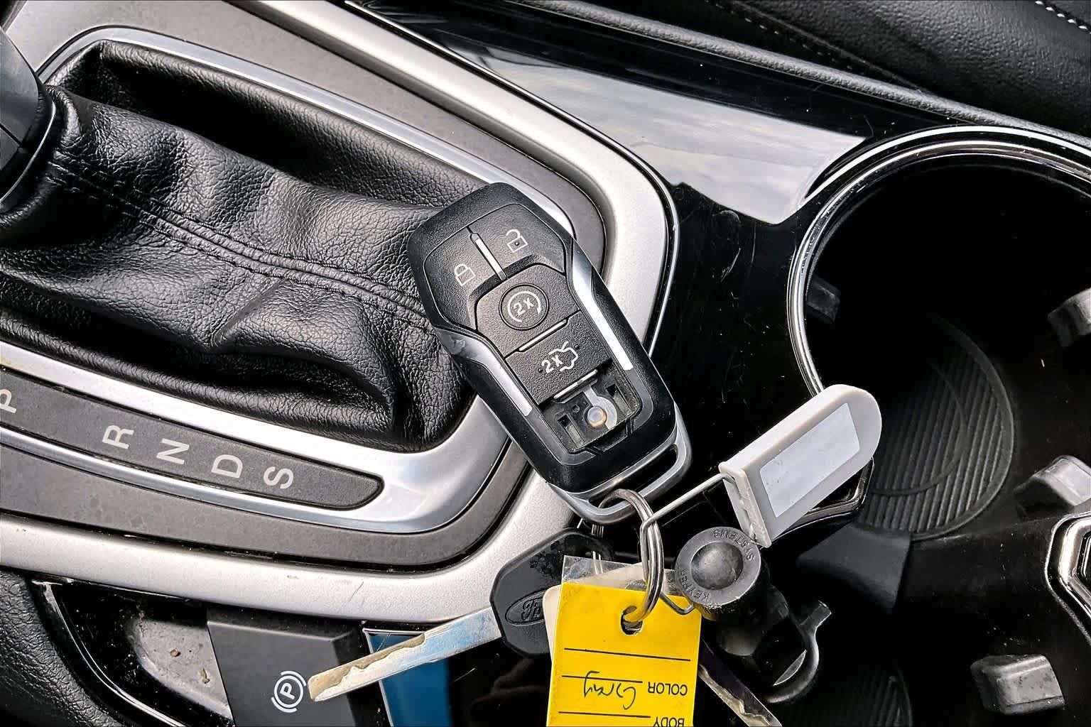 Used 2015 Ford Edge SEL w/ Equipment Group 201A FWD image 15