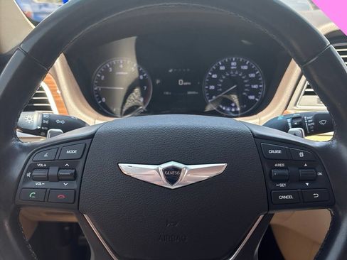 Used 2016 Hyundai Genesis 3.8 RWD image 7