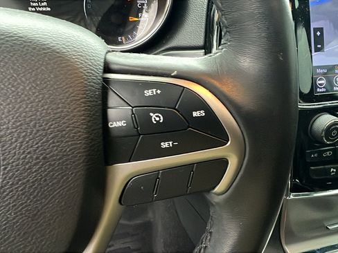 Used 2019 Jeep Grand Cherokee Limited image 30