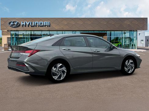 New 2025 Hyundai Elantra Sport FWD image 8