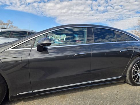 Used 2023 Mercedes-Benz EQS 580 4MATIC Sedan w/ Exclusive Trim Package image 15