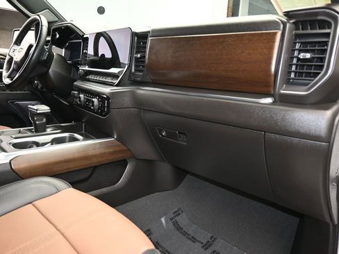 Used 2024 Chevrolet Silverado 1500 High Country image 55