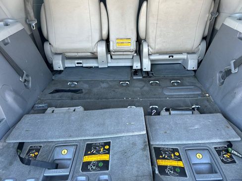 Used 2014 Toyota Sienna XLE FWD image 16