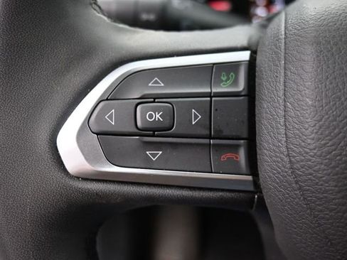 Used 2025 Jeep Compass Limited image 27