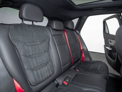 Used 2024 Mercedes-Benz GLC 43 AMG 4MATIC image 44
