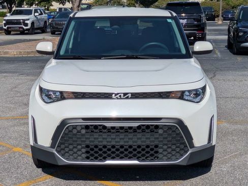 Used 2024 Kia Soul LX w/ Option Group 015 FWD image 9