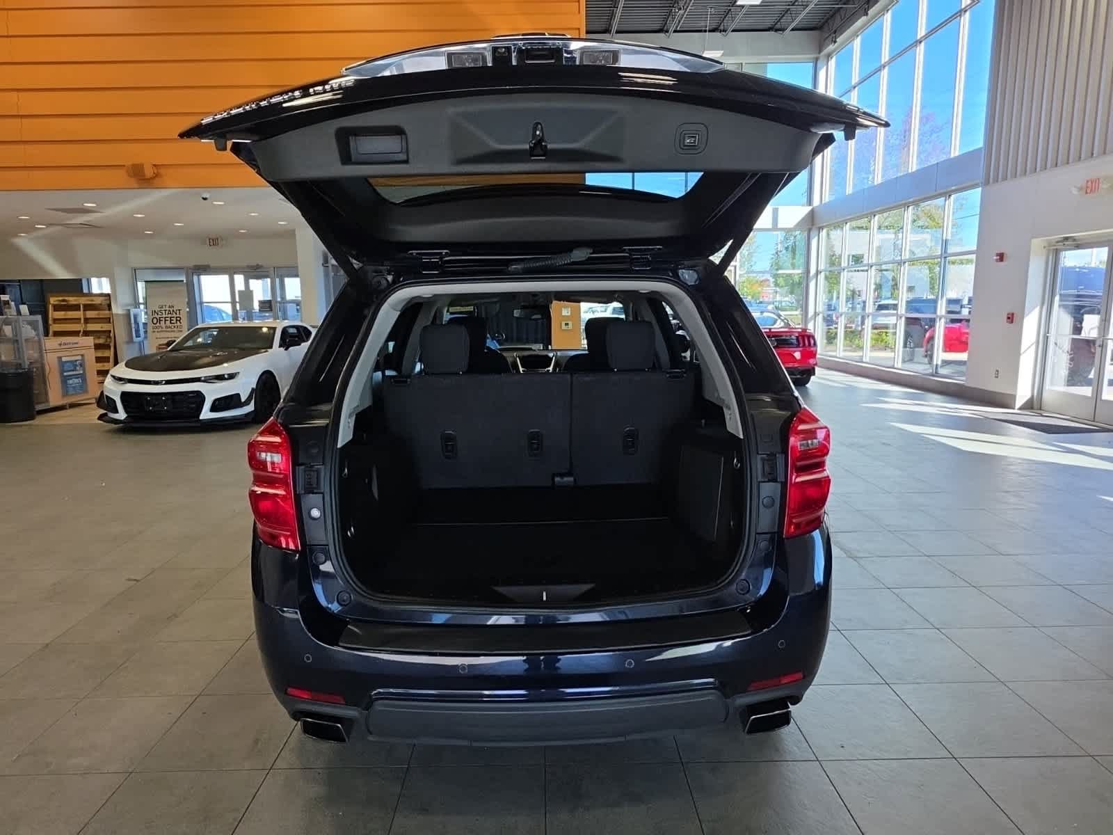 Used 2017 Chevrolet Equinox LT w/ Convenience Package AWD/4WD image 7