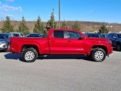 Certified 2025 Toyota Tacoma SR5 image 7