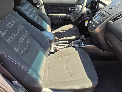 Used 2012 Kia Soul + w/ Audio Pkg FWD image 16