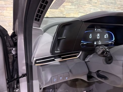 Used 2024 Hyundai Elantra SE image 13