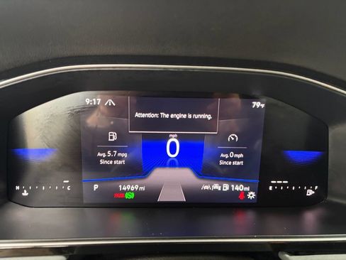 Certified 2025 Volkswagen Jetta SE w/ Sunroof Package FWD image 20