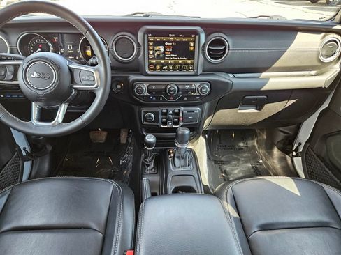 Used 2023 Jeep Wrangler Unlimited Sahara AWD/4WD image 14