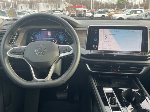 Certified 2025 Volkswagen Atlas SEL image 15