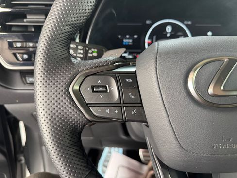 Used 2026 Lexus TX 500h AWD w/ Technology Package image 21