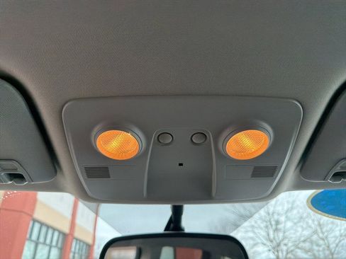 Used 2015 Chevrolet Traverse LT image 32