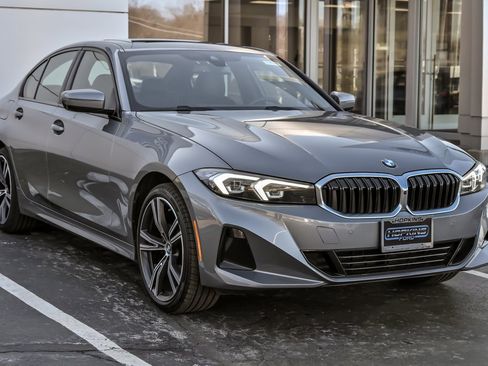 Used 2023 BMW 330i xDrive 330i xDrive image 10