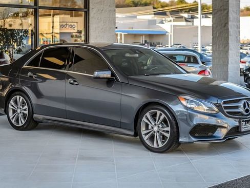 Used 2015 Mercedes-Benz E 350 Sedan image 4