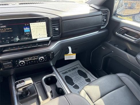 Used 2024 GMC Sierra 1500 SLT w/ SLT Convenience Package image 15