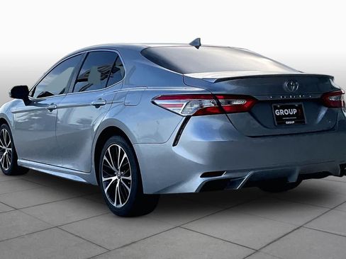 Used 2020 Toyota Camry SE FWD image 12