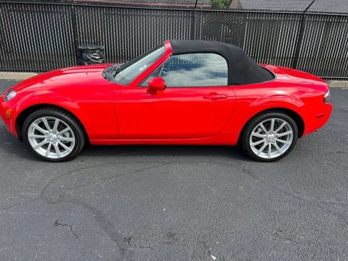 Used 2006 MAZDA MX-5 Miata Grand Touring RWD image 15