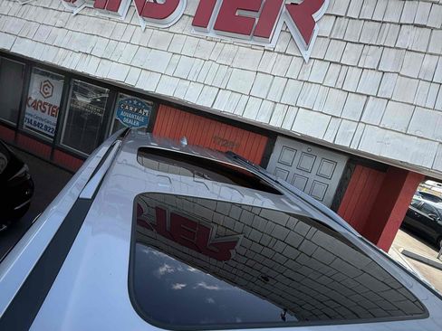 Used 2018 Chevrolet Traverse Premier image 54