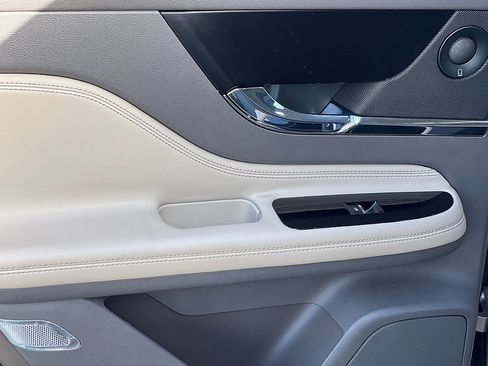 Used 2020 Lincoln Corsair Reserve w/ Equipment Group 201A image 8