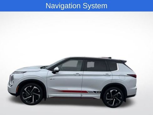 Used 2024 Mitsubishi Outlander SEL AWD/4WD image 2