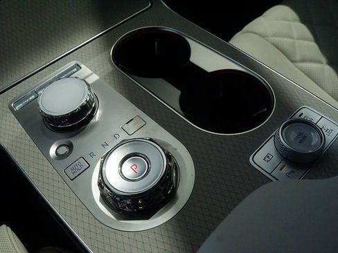 New 2025 Genesis GV80 3.5T Prestige image 11