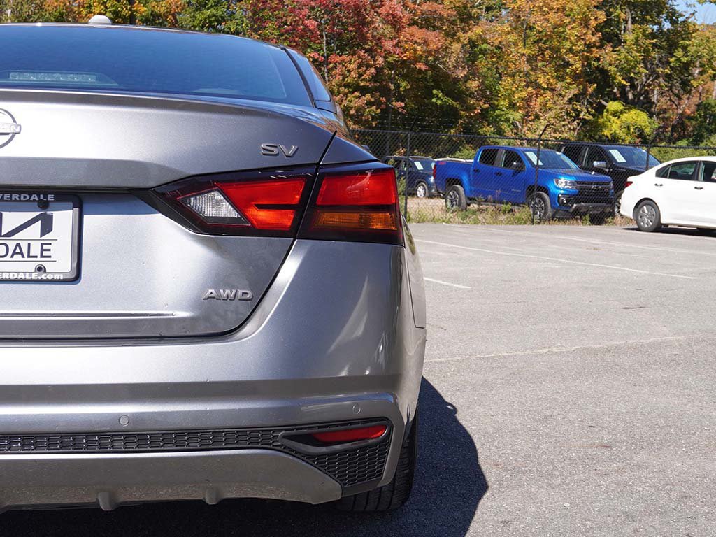 Used 2024 Nissan Altima 2.5 SV AWD/4WD image 13