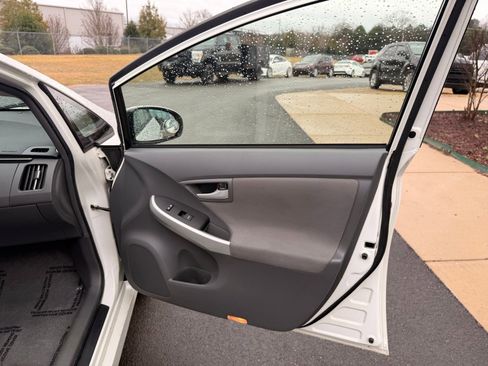 Used 2011 Toyota Prius Two image 17