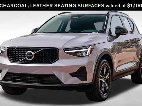 Used 2026 Volvo XC40 B5 Core w/ Climate Package image 3