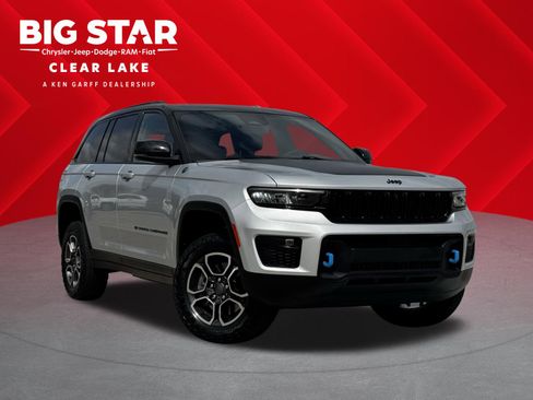 Used 2022 Jeep Grand Cherokee Trailhawk image 1