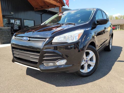 Used 2015 Ford Escape SE image 1