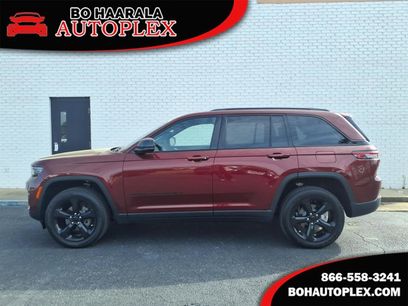 Used 2024 Jeep Grand Cherokee Altitude