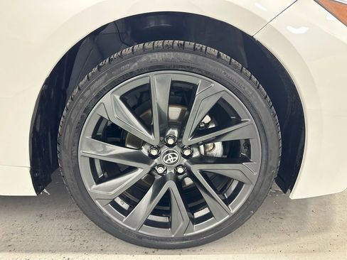 Used 2025 Toyota Corolla SE w/ SE Premium Package image 61