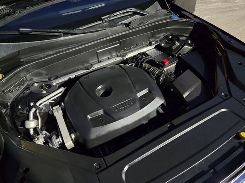 Used 2018 Volvo XC90 T6 Momentum w/ Convenience Package image 71